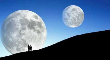 Other the moon. Две Луны. Луна и земля. Две Луны у земли. Две Луны на небе.