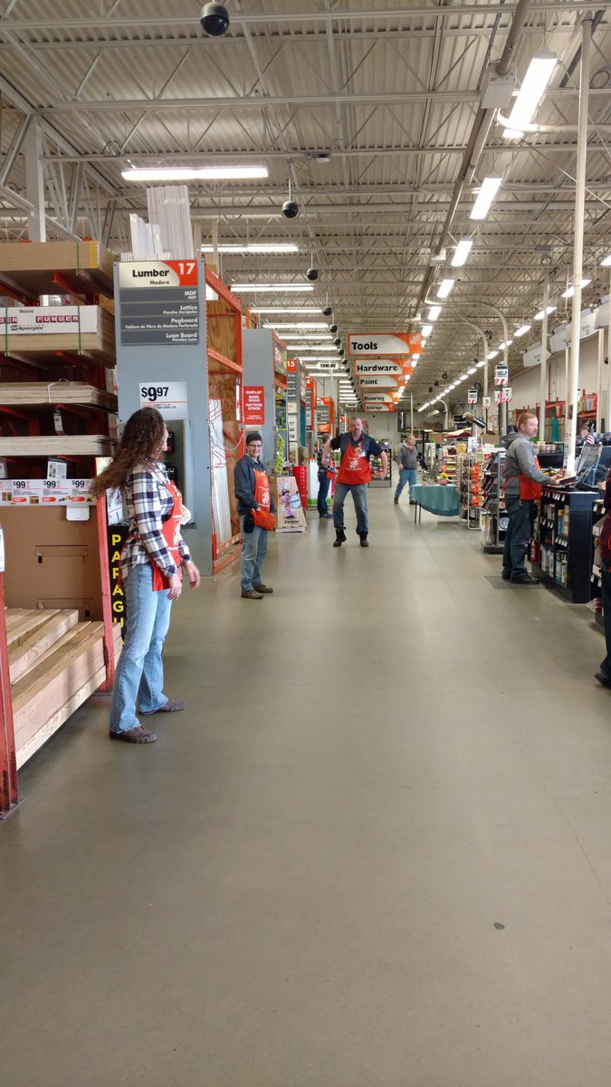 tklinger29's tweet photo. The DS team running the front end so the cashier's can eat Easter dinner. @rrowgo https://t.co/vHHrxDD2c5