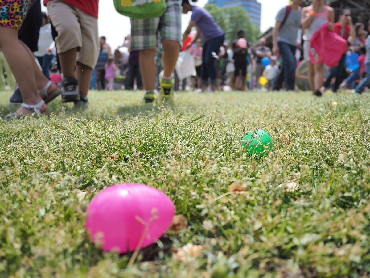 DurhamEasterNC's tweet photo. The Hunt is on... for eggs.  Come down to Durham Central Park for #DurhamEaster today from 11 - 3. #BullCity https://t.co/kDJ9VAPnfg
