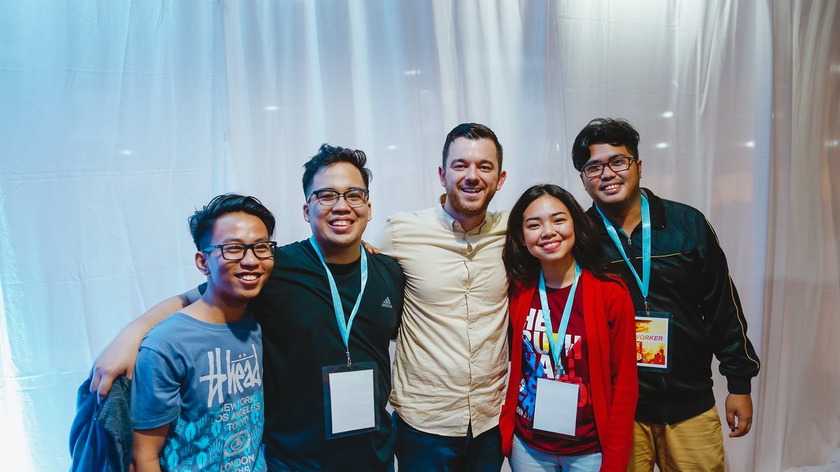 ImDigitalArch's tweet image. working together with these guys is such a bliss! looking forward for more of this next year! #FreshFireCebu2018 #IsThereNotACause #TeamPromo