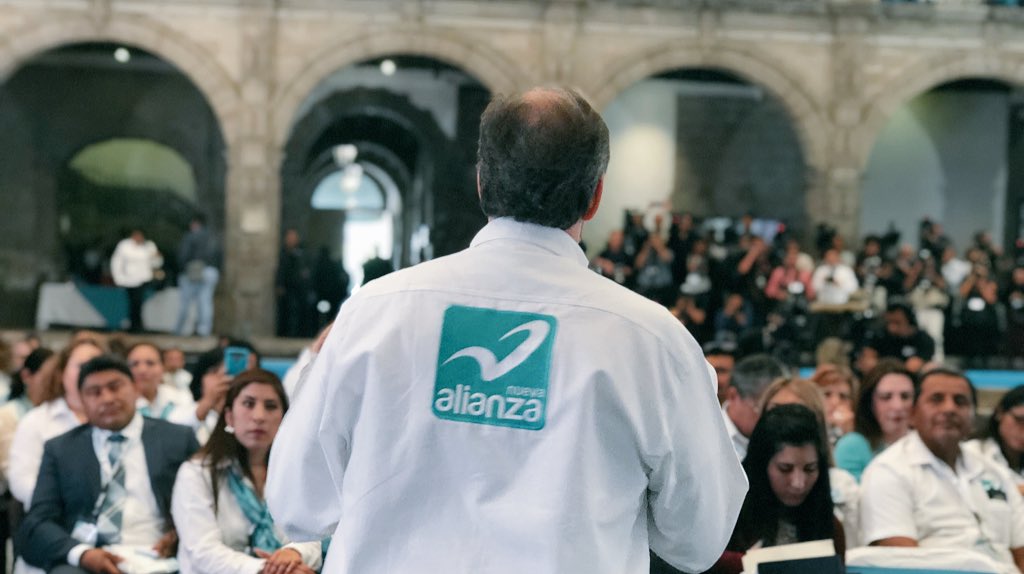 AnaMarquez_'s tweet photo. @JoseAMeadeK Eres lo que México necesita, eres la mejor opción, eres VERDAD, eres CLARIDAD, eres #ElMeroMero , eres mi candidato y serás el próximo Presidente de México! Éxito en este arranque de campaña. En @NuevaAlianza estamos contigo y #EstamosListos #YoConMeadeYNuevaAlianza https://t.co/tGuDhXAgFx