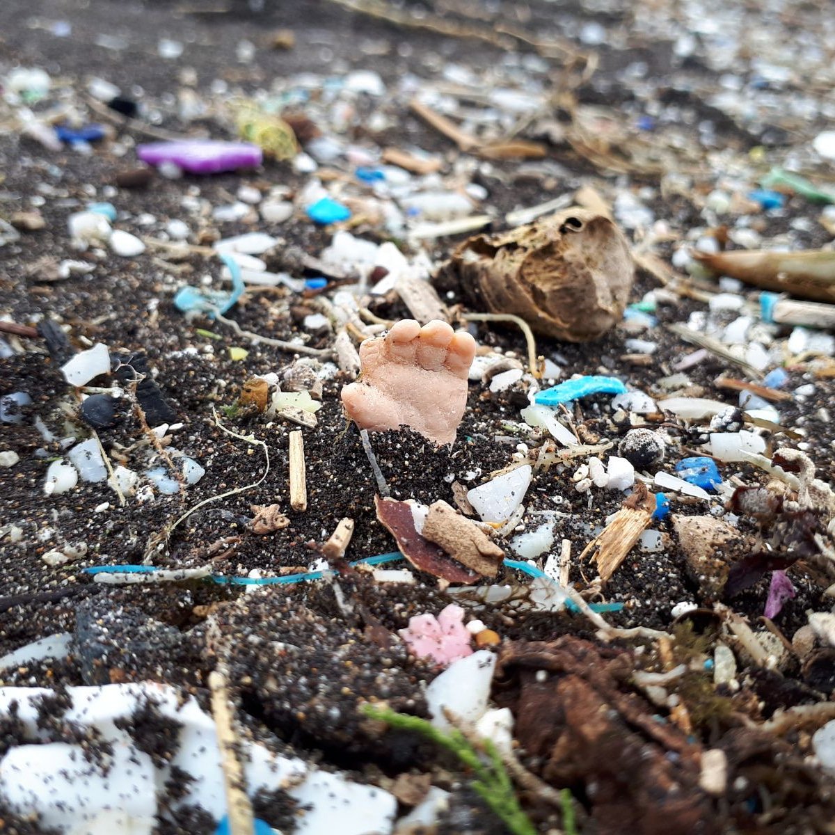 Hmm maybe the planet is trying to tell us something. Beach plastic at Horta, Azores. #MarinePlastics