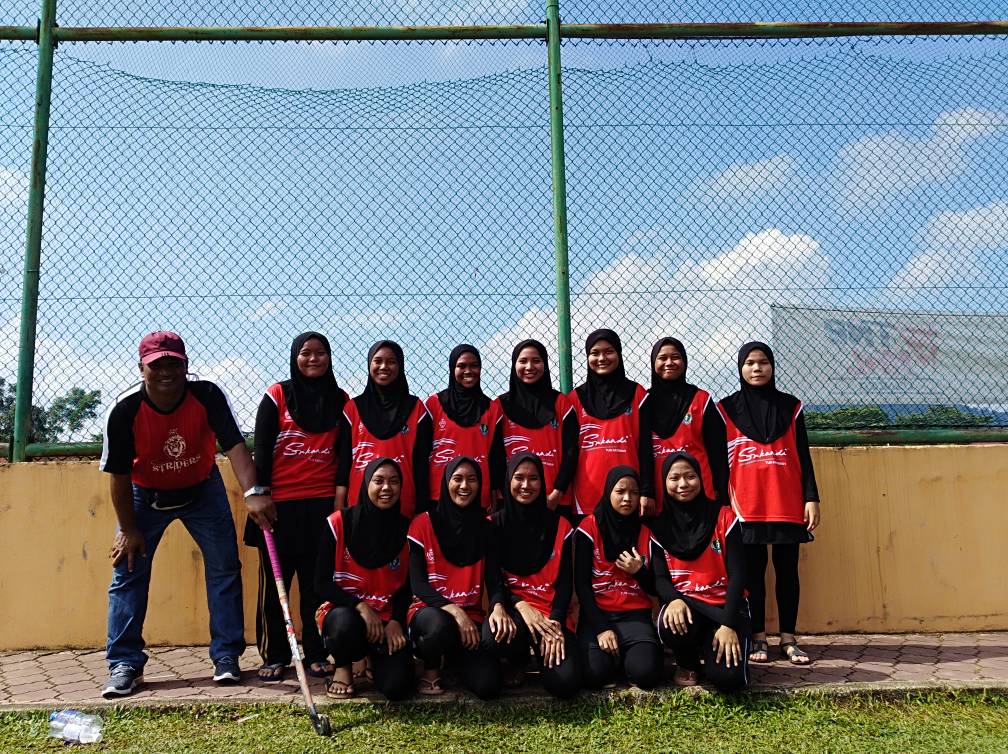 twt_starhockey's tweet photo. 12.Sekolah Tun Fatimah @OnlyInSTF 
13. SMS Perempuan Seremban @twt_sgs 
14. SMS Selangor @twt_SMSS https://t.co/b8VuzVHcuD