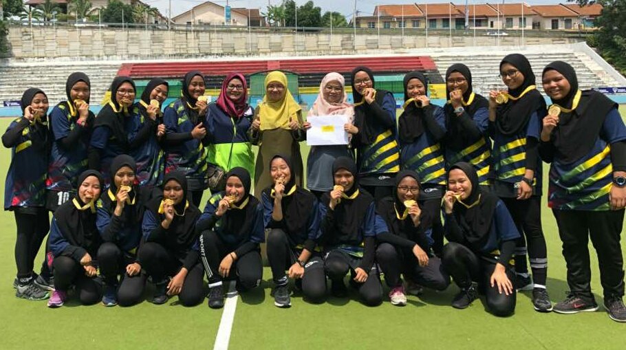 twt_starhockey's tweet photo. 12.Sekolah Tun Fatimah @OnlyInSTF 
13. SMS Perempuan Seremban @twt_sgs 
14. SMS Selangor @twt_SMSS https://t.co/b8VuzVHcuD