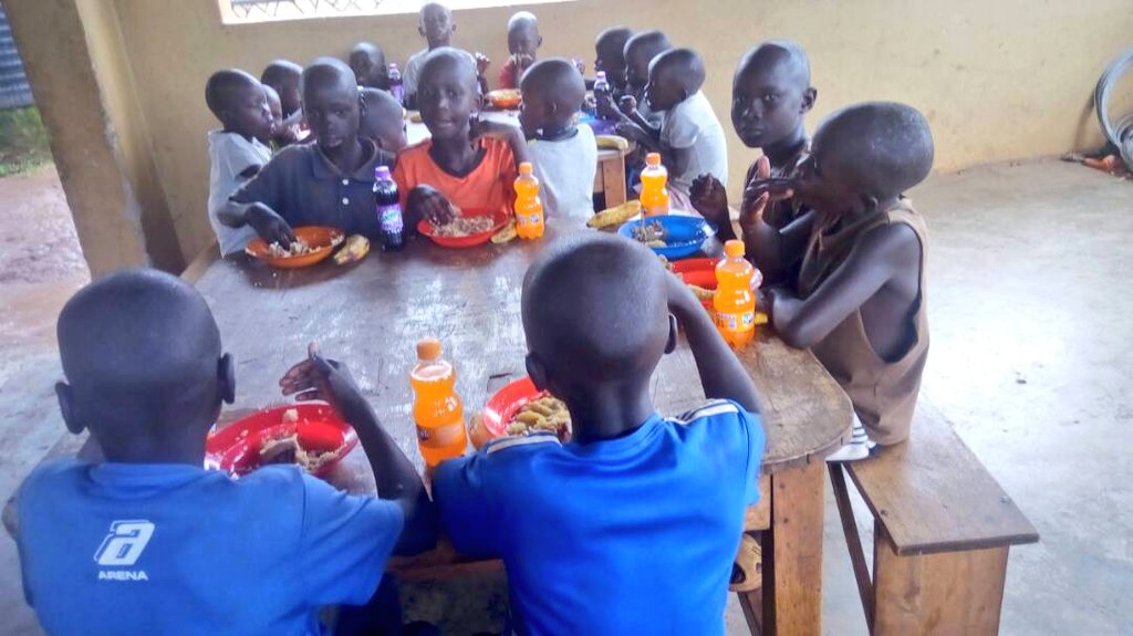 DwellingPlacesU's tweet photo. Its a Happy Easter meal 4 the children both at the Mutundwe &amp; Buloba Transitional home. Eating 2gether as a family has multiple benefits. Thank 2 u who support us to make difference in the lives of street conncted. @KCCAUG @Moglsd_UG @RotaryNaalya @RotaryUganda @nilepostnews https://t.co/es5Kxq15XL