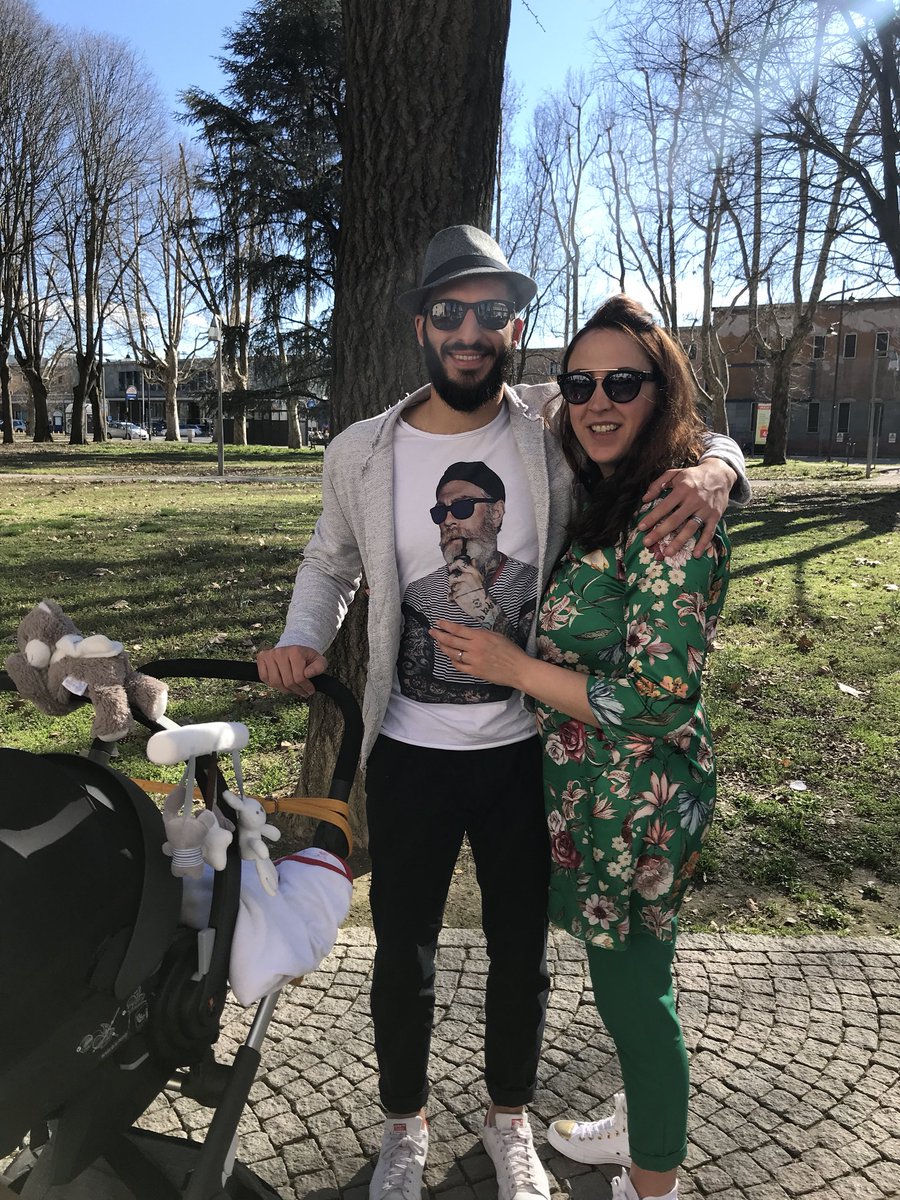 96_fix's tweet photo. Pasqua in famiglia 🐣👨‍👩‍👧😍❤️ #papà #Matteo #mamma #Marika #Charlotte #felicità #amore #famiglia #buenavibra #incompagniadelsorriso https://t.co/u5zzT4vLDy