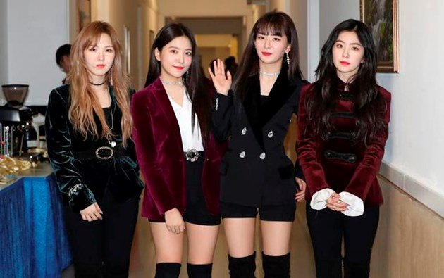 NKorean leader Kim watches performance by SKorean pop stars.  ottawamatters.com/world-news/nko… https://t.co/dScR01YM93