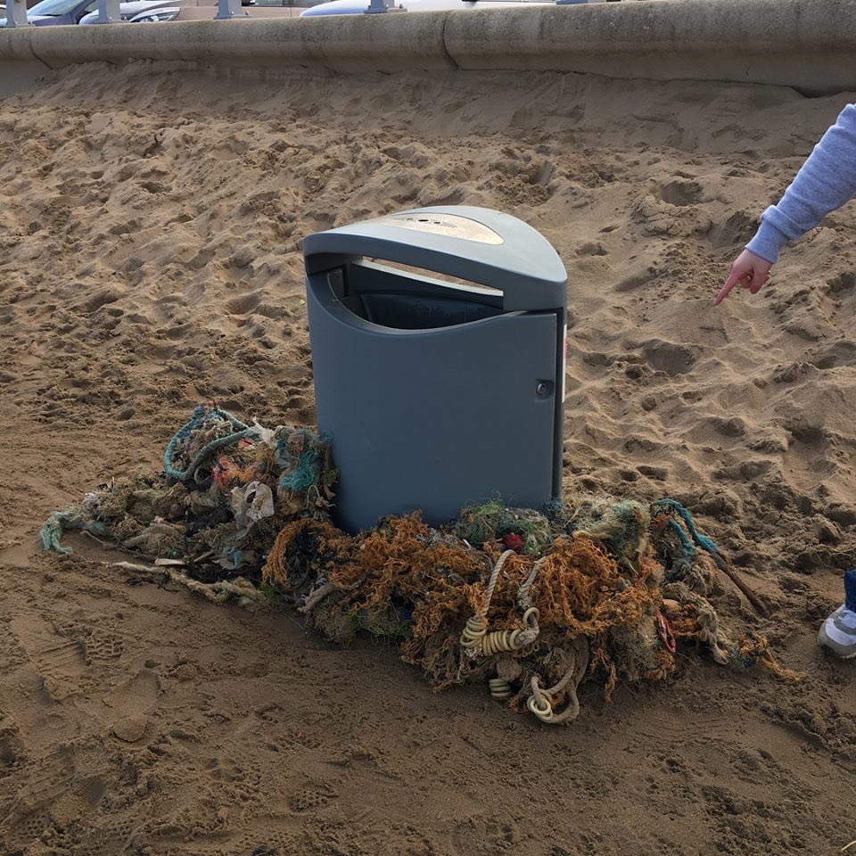 Been cleaning up the Beach as Shouth Shields today with my sister. This is the biggest pice of plastic we could find! Didn't fit in the bin so hopefully the council pick it up. All wrapped up fishing nets 😞 @SkyOceanRescue  @SouthShieldsUK  @STynesideGreens @STCouncil_News