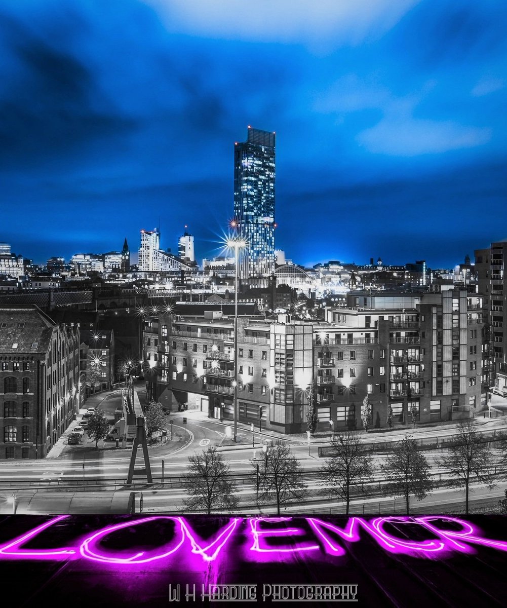 whhardingphoto's tweet photo. Maybe you or a friend have a cracking #Manchester view that I can shoot a skyline from.  Previous examples attached.  Will send you a copy of the final image.   #Manchester @HiltonMCR @Cloud23Bar @Citytowermcr https://t.co/86FoWq05F7