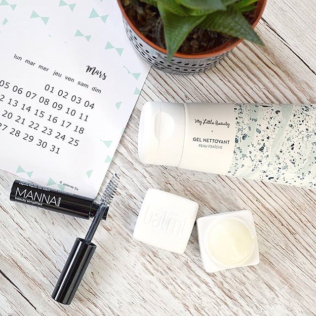 luniversdemel's tweet photo. En ce premier jour d'avril rendez-vous sur le blog pour découvrir mes 3 favoris beauté de mars ! 
Belle soirée à tous et passez un bon week end de Pâques 🍫🐰
#beaute #beauty #beautyaddict #favoris #blogging #blog #blogbeaute #mylittlebeauty #balmi #ma… https://t.co/hxtaz6Vblz https://t.co/Gt8WQbzhFc