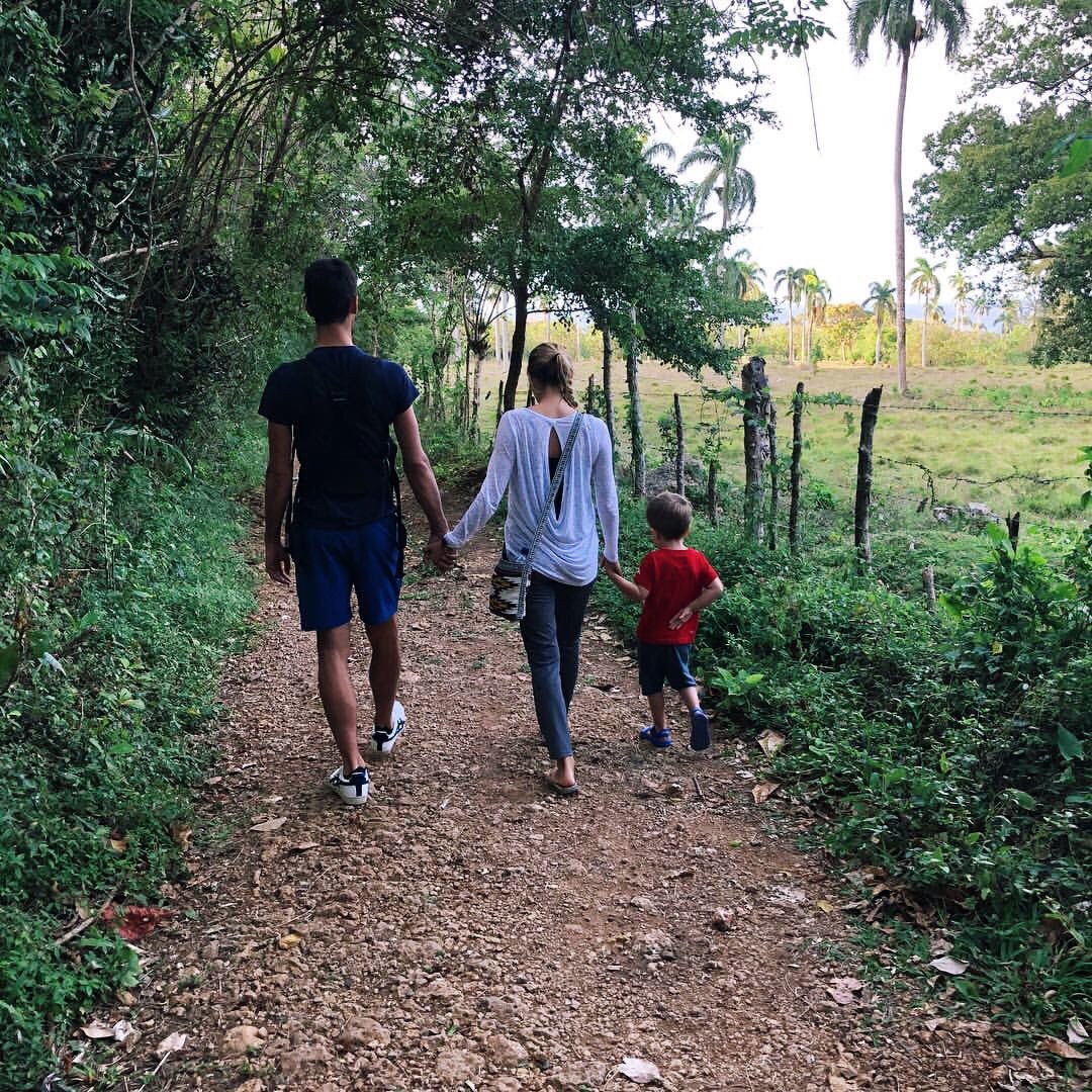 DZtgvqgU8AI3pQz.jpg:large