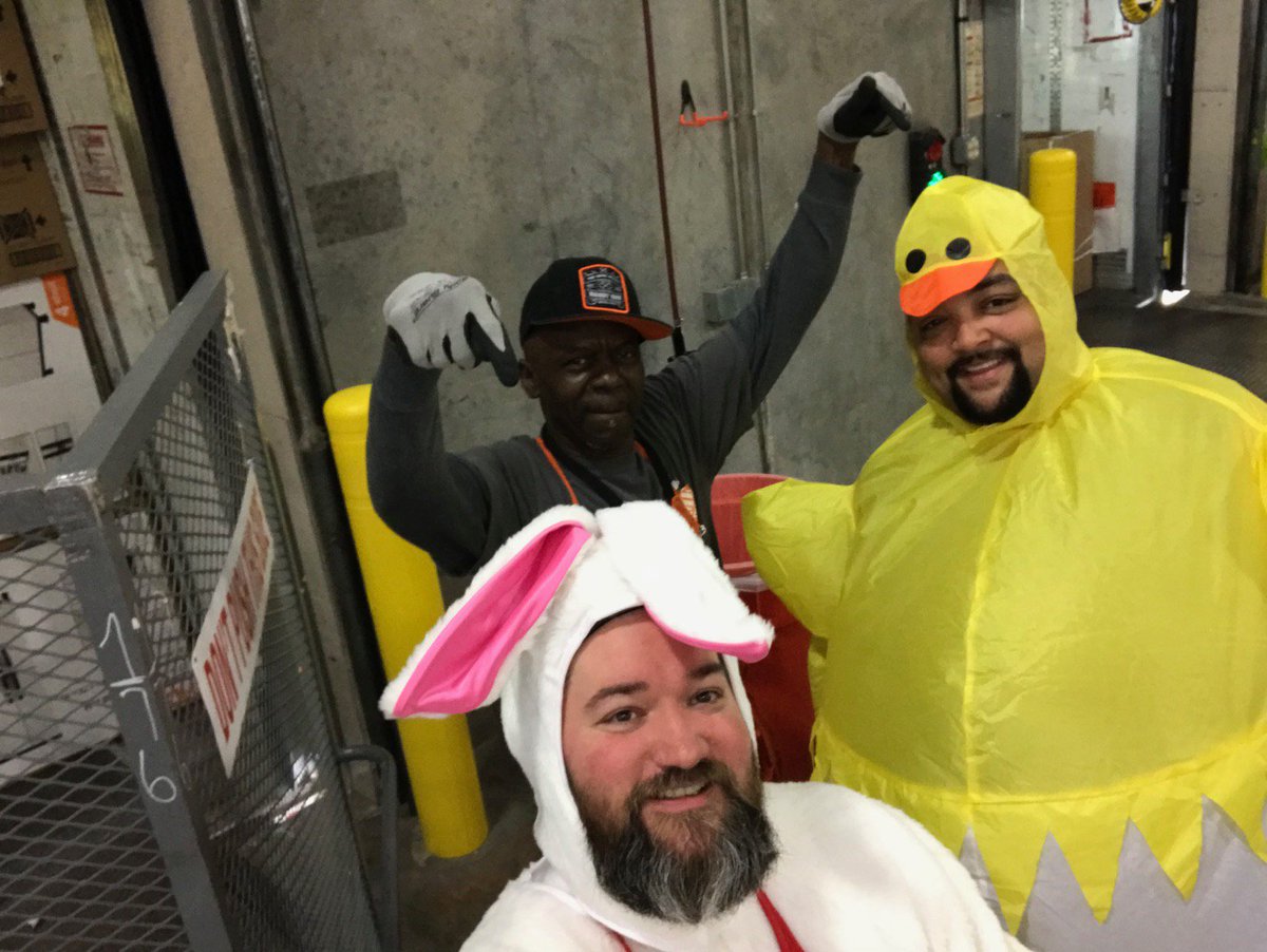 RAPM_Eric's tweet photo. Catching great Associates working Safe!
@RonR76396150  @Rdc5023 #dallasp.r.i.d.e. #dallascoh #CaughtOrangeHanded #THDEASTER https://t.co/jZ1nZsbGj5