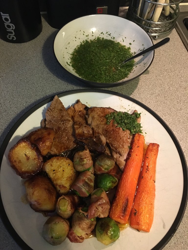 JemmaGilfillan's tweet photo. Slow cooked leg of lamb with pancetta wrapped sprouts, roast potatoes, roast carrots with a homemade fresh mint sauce. So full of flavour 👩🏻‍🍳👍@marcuswareing #marcusathome https://t.co/iPZ9qrOXGs