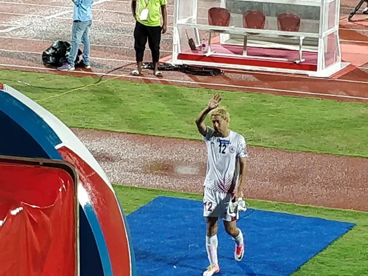 MBbengaluru's tweet photo. @MohunBagan players acknowledging the supporters who have travelled #HeroSuperCup #MBvsCB 💚❤️
@Nikhilkadam10N @EzeKingsley03 https://t.co/58VBgR4bta