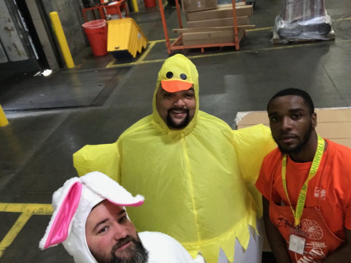 RAPM_Eric's tweet photo. Catching great Associates working Safe!
@RonR76396150  @Rdc5023 #dallasp.r.i.d.e. #dallascoh #CaughtOrangeHanded #THDEASTER https://t.co/jZ1nZsbGj5