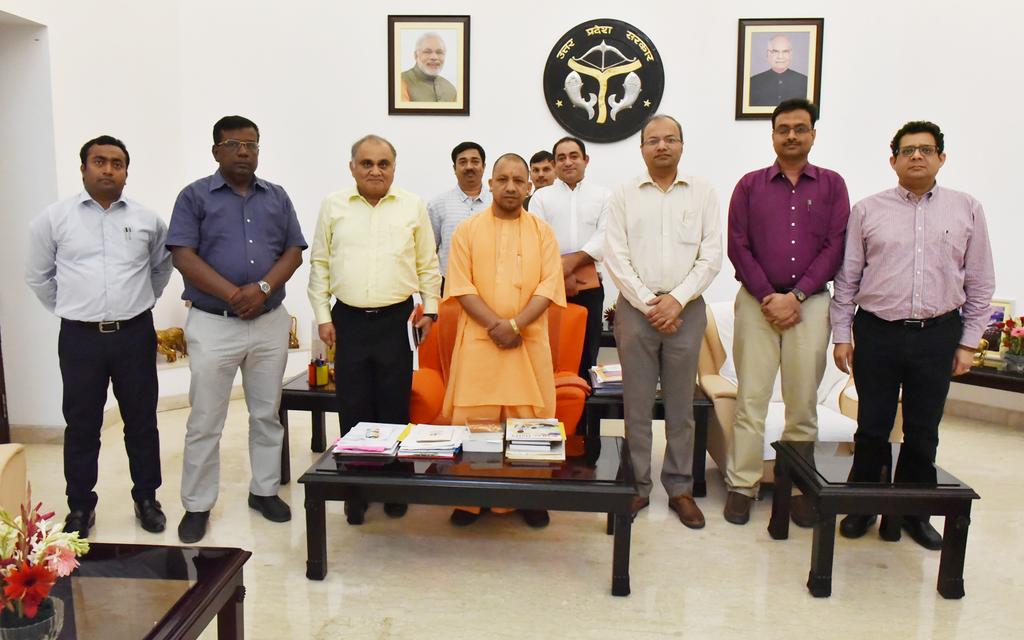 #UPCM श्री #YogiAdityanath से आईआईटी कानपुर के कार्यवाहक निदेशक ने भेंट की।