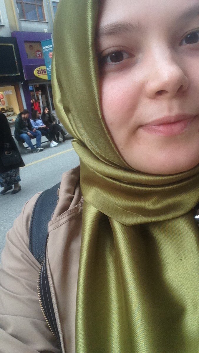 rabiaelifozynk's tweet photo. #demişlerki Twitter a foto niye atıyon
#keyifff #canımöyleistiyorr https://t.co/nq3h8MsKZ6