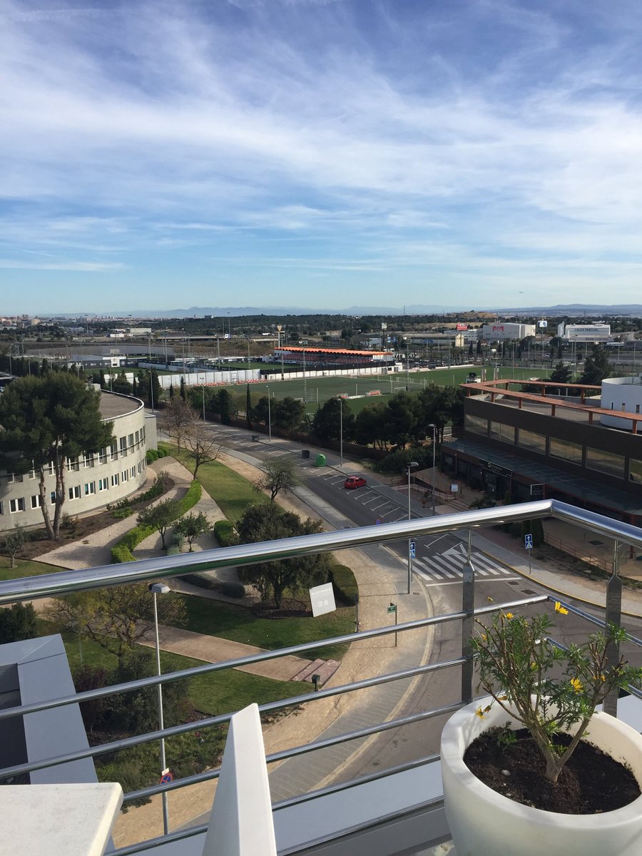 Cansfield1's tweet photo. Valencia’s training pitches #day1 #sessiondone https://t.co/YY09heyZOY