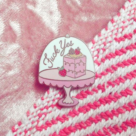 PunkyPins's tweet photo. Cake to finish off the weekend? Fuck yes, cake to finish off the weekend! #PinGameStrong #CakeGameStrong #FeedMeCake https://t.co/v41GGl3WKJ