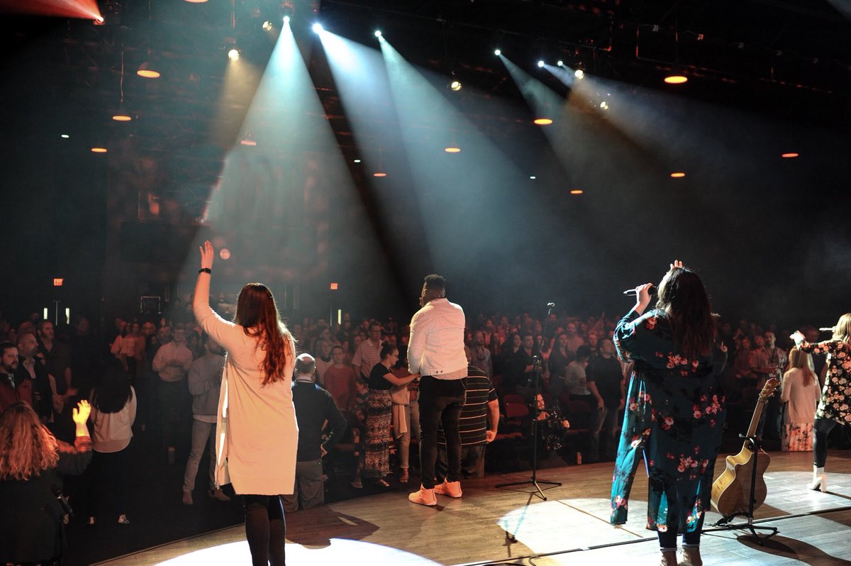 OneChurchMusic's tweet photo. “You have no rival, You have no equal, now and forever God You reign!” We’re so thankful we get to worship our risen Savior with our church family SEVEN times this weekend!
#EasterAtOneChurch
#UsingMusicToUniteUs
#OneChurchMyChurch https://t.co/6OPlvy3qJo