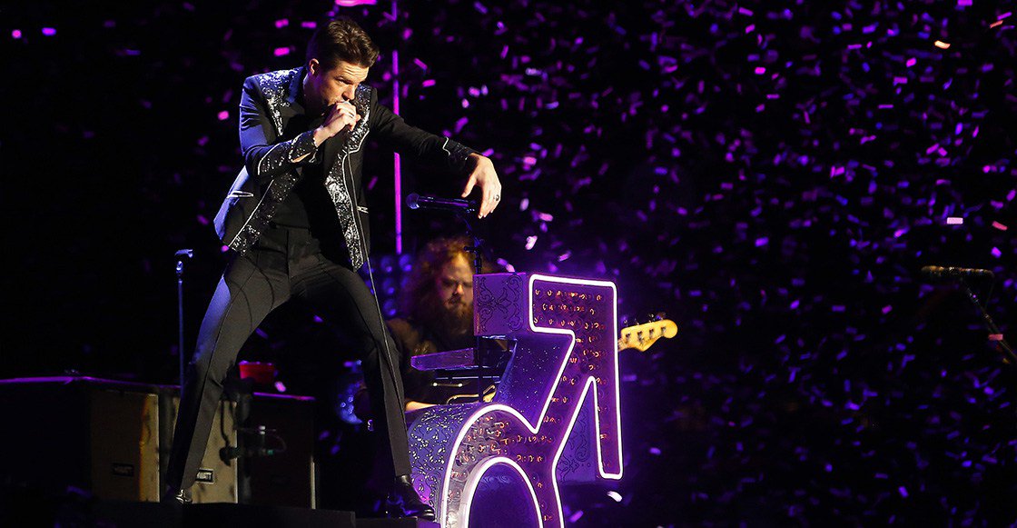 sopitas's tweet image. Ya mero es el concierto de The Killers en México y tratamos de adivinar el setlist! bit.ly/2Gtzk4M