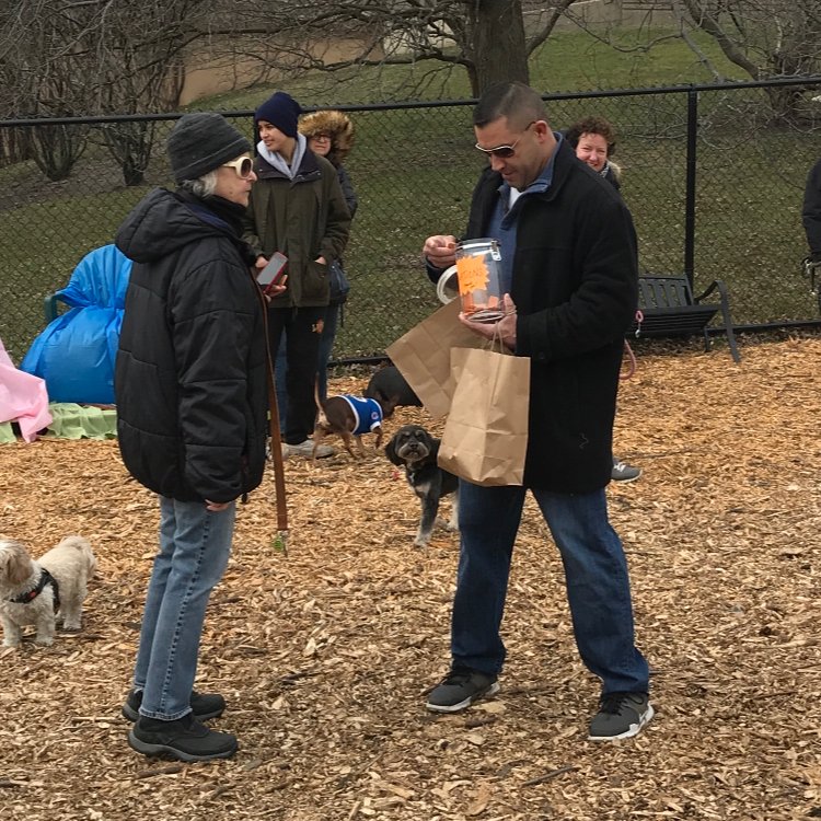 EdgewaterDog's tweet image. Raffle winner at the April Fools party at Edgewater Dog Park! #dogpark #edgewater #dogslife