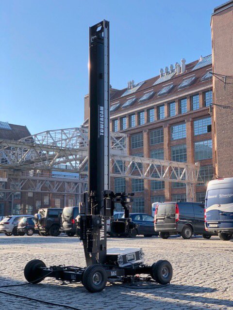 FilmMat's tweet image. the new L-E-VATOR®️XL in combination with the original MAT-TOWERCAM®️XL gives your camera a vertical travel of approx. 27ft.(9,00mtrs.)