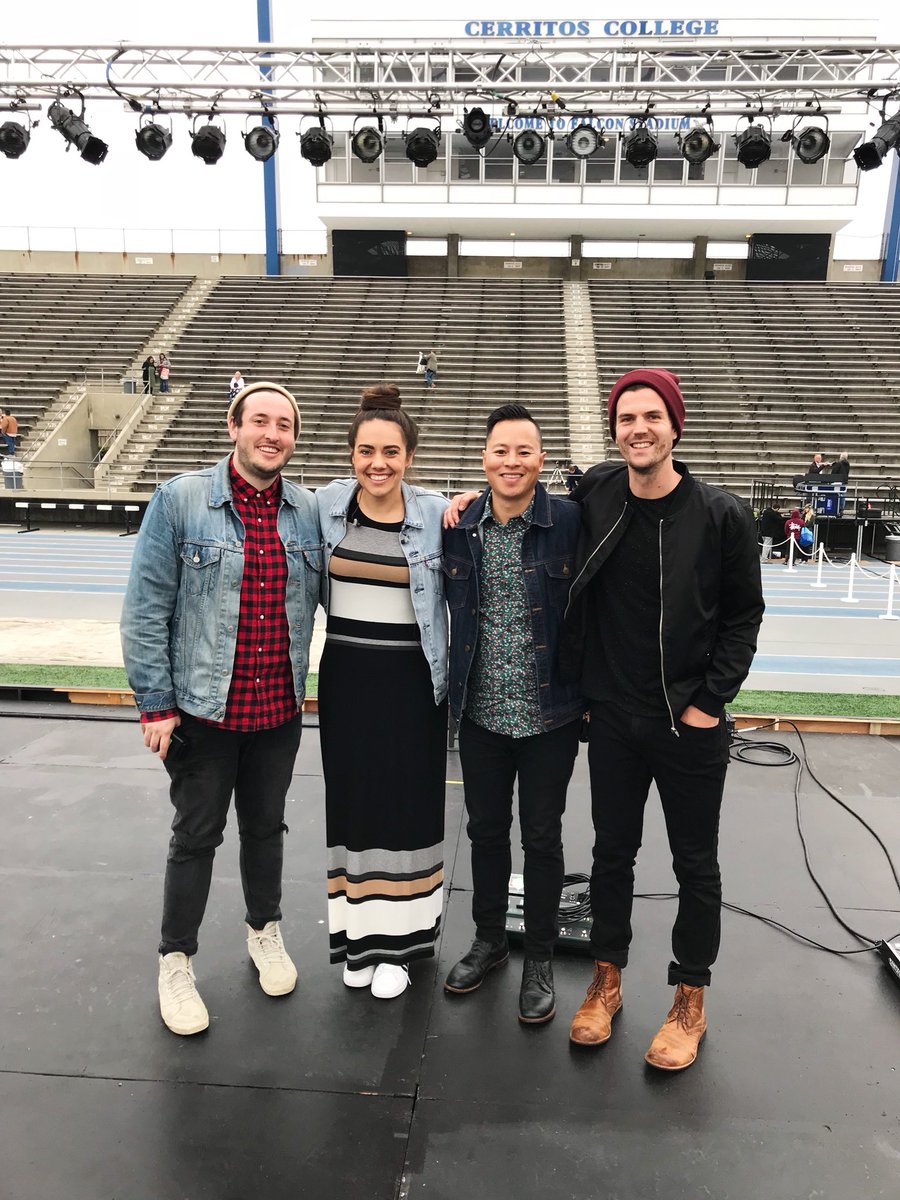 FASeasons's tweet photo. This morning we had the honor of leading Calvary Chapel Downeyโs sunrise service at @cerritoscollege. It was a beautiful way to start our Easter Day. And thanks to our friend Kim for joining us! #fasmusic #calvarydowney #eastersunday #sunriseservice https://t.co/SpepBz7j29