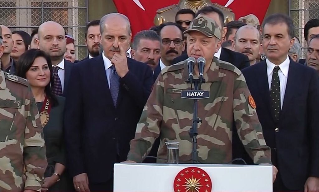 ikalin1's tweet photo. Başkomutanımız 
Askerimiz
Sanatçımız 
Sporcumuz...
Hepsi bir arada, tek yürek halinde. 
Hamdolsun. https://t.co/PWYfXfrmQN