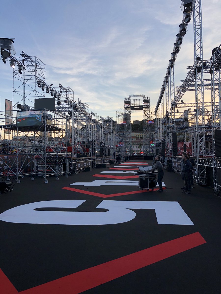 fpellissier's tweet photo. 1/2 finale de @NinjaWarriorTF1 
On se prépare !!!
@IrisMittenaereO @DenisBrogniart @Tof_Beaugrand https://t.co/FFRHWNR7lV