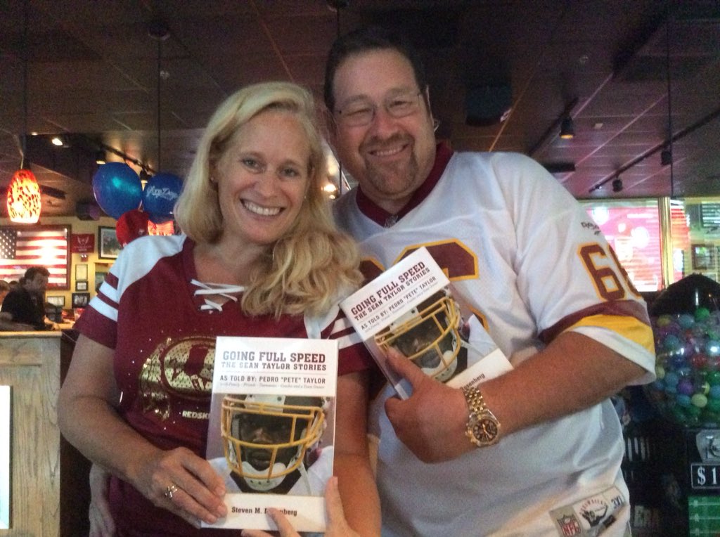WillWork4Tweets's tweet photo. On a whim, I checked the #hardcoverbook price of #GoingFullSpeed It’s on sale today for an amazing $10.52 Don’t have your copy or need one as a gift? Today is the day 2 buy my book as I have never seen a lower price. #HappyBirthday #SeanTaylor @GFSBookOfficial #RedskinsTweetTeam https://t.co/jjvY66LCTh