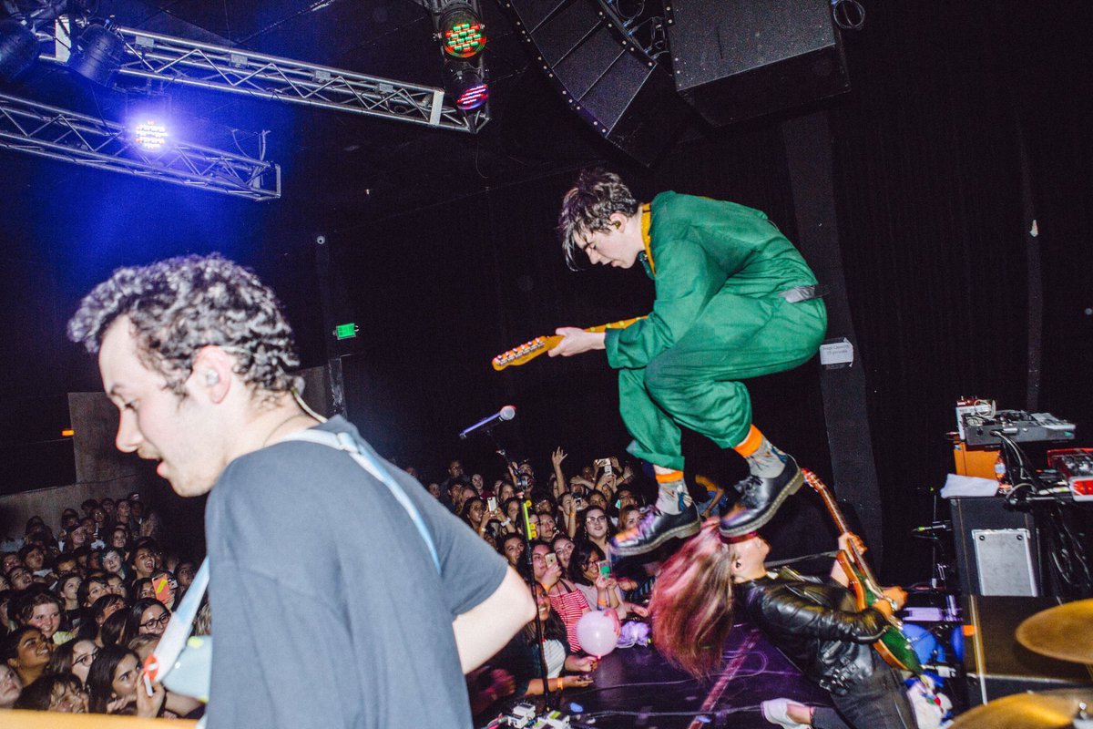 it is with a heavy heart that i say as this tour comes to an end our beloved guitarist Isabel is leaving the band after i kicked her in the face (img below) we wish her the best and my sincerest apologies once again
📸 <a href="/citizenkanewyne/">Citizen Kane Wayne</a>