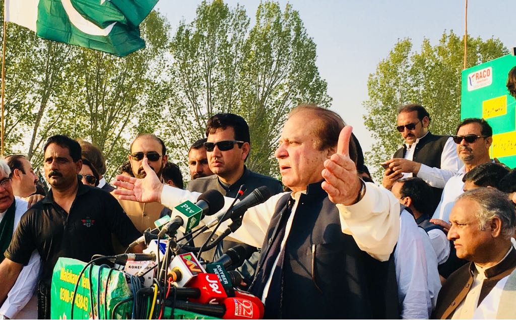badarshahzad7's tweet photo. سوات کی بھی عوامی عدالت نے نواز شریف کے حق میں اور عدالتی نااہلی کو مسترد کر دیا ہے۔۔۔!!

سوات کی عوام کا بھی اعلان 
کوئی اور نہیں بس شیررررررر

#SawtRoarswithsher https://t.co/H1LdGaN52p