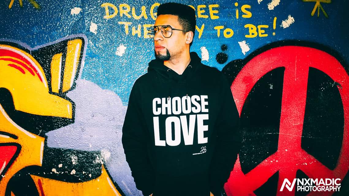 SpinRMusic's tweet photo. #peace and #love #graffiti tunnel. #RAPPER #rapmusic #photoshooting https://t.co/PsCOOes9DQ