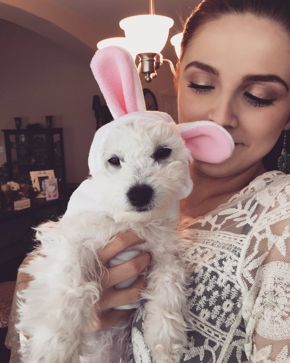 paytontaylorB's tweet image. Happy #Easter from me and the #puppy that isn't too happy with his Easter Sunday Best... #EasterFools #Easter2018