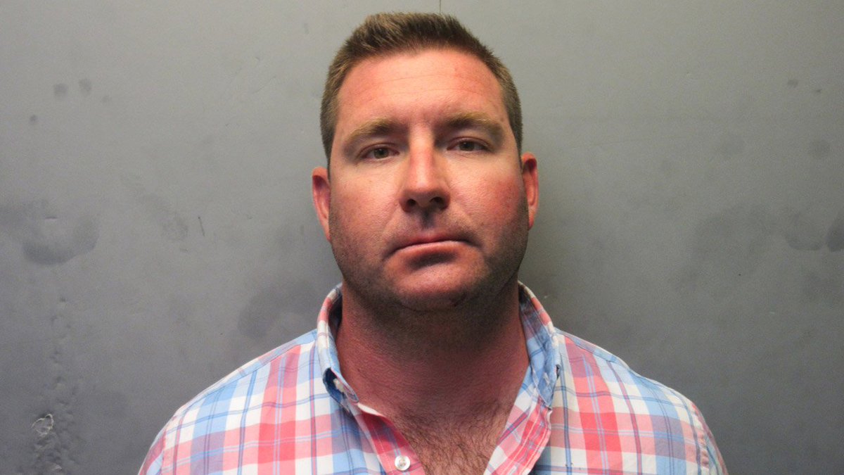 Florida Keys firefighter arrested after bashing man in face with mason jar, deputies say bit.ly/2GqnmJ3 https://t.co/vmhs8VH8r1