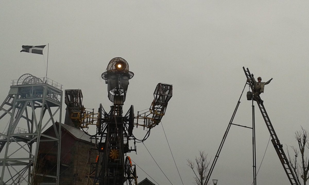 DaveHodgson00's tweet image. #ManEngine on a frozen Camborne afternoon. 150% Cornwall!