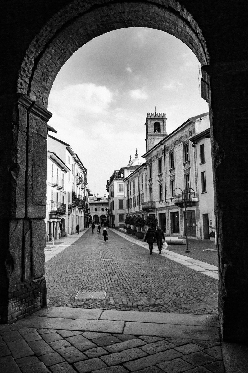 VigevanoP's tweet photo. Vigevano Via XX settembre 
#vigevano #blackandwhite #blackandwhitephotography https://t.co/STgUPQpkYj