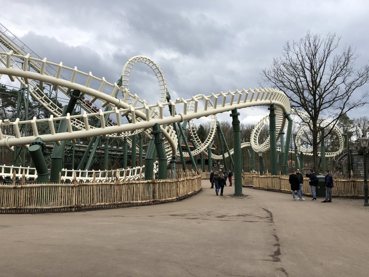 KevinWeijden's tweet image. Gister de vernieuwde #python 5 keer gedaan! Hij is heerlijk soepel geworden! Lifthill ook weer een lekker tempo! Ik vind de landscpaing alleen onwijs saai. Ik mis de bomen en het groen. Hopelijk komt dat nog! #efteling #Python2018