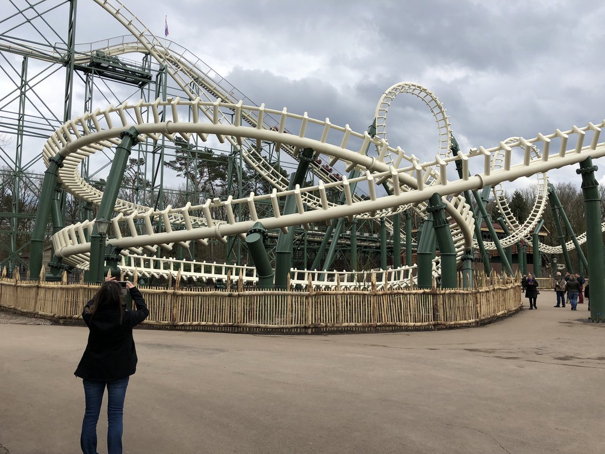 KevinWeijden's tweet image. Gister de vernieuwde #python 5 keer gedaan! Hij is heerlijk soepel geworden! Lifthill ook weer een lekker tempo! Ik vind de landscpaing alleen onwijs saai. Ik mis de bomen en het groen. Hopelijk komt dat nog! #efteling #Python2018