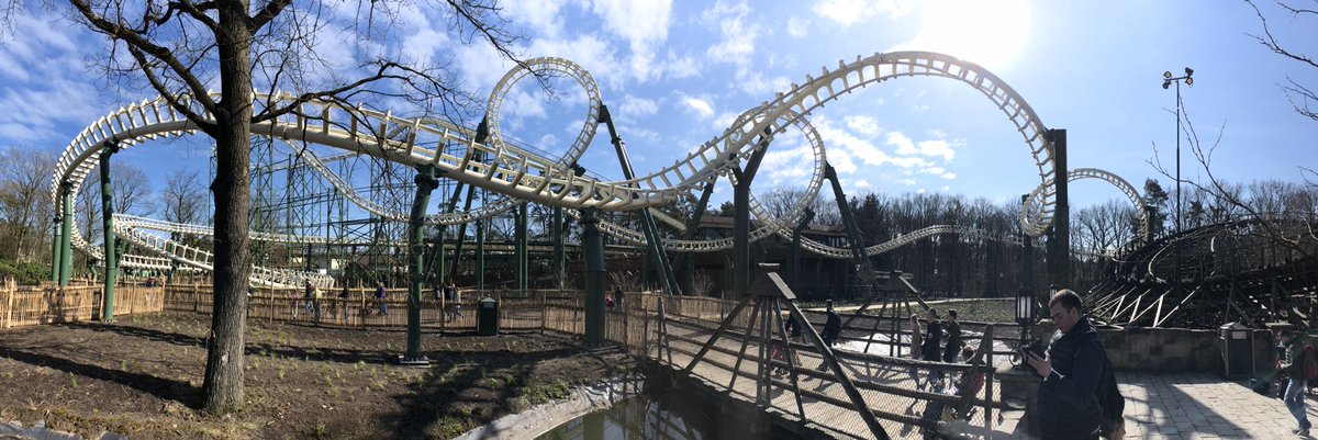 KevinWeijden's tweet image. Gister de vernieuwde #python 5 keer gedaan! Hij is heerlijk soepel geworden! Lifthill ook weer een lekker tempo! Ik vind de landscpaing alleen onwijs saai. Ik mis de bomen en het groen. Hopelijk komt dat nog! #efteling #Python2018
