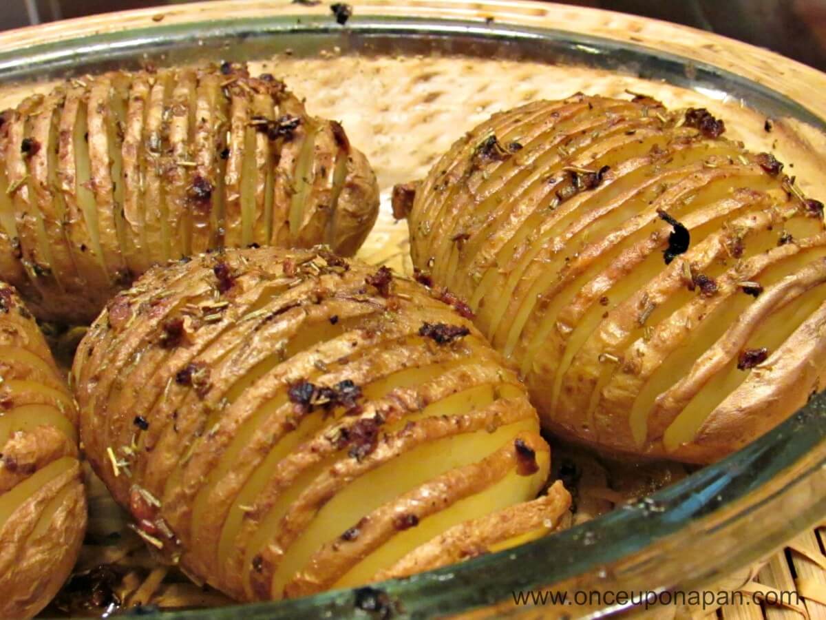 HASSELBACK POTATOES - I saw this potatoes in so many food programmes that I had to try it. Honestly? It wasn't easy to get them right but in the end was worth it… now just choose your favourite flavours and give it a go
For more recipes: visit the blog - onceuponapan.com