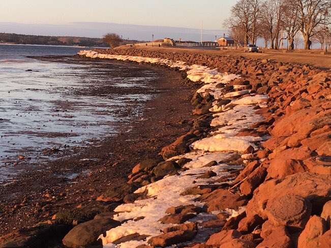 Charlottetown harbour with snow

📸 : bit.ly/2uBAgmj