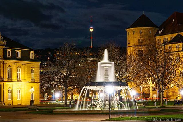 Butzzze's tweet image. Yesterday night I found this special view on the Schlossplatz in Stuttgart. It shows the old and new castles and the TV tower all in one frame! #bawü #citywoo #stuttgart0711 #stuttgartcity #meinbw #stuggi #0711 ift.tt/2Gu7tkY