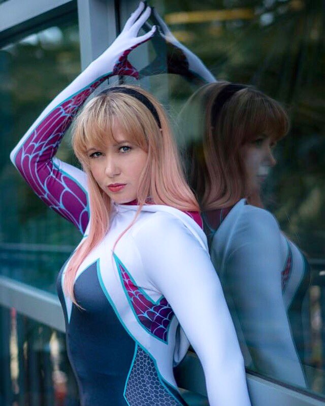 Loving the use of reflection in this
Photo by @Kitachan  #marvelrising #secretwarriors #spidergwen #spidergwencosplay #ghostgwen #ghostgwencosplay  #ggistspidergwen #ghostspidergwencosplay #spiderverse #gwenstacy #gwenstacycosplay #gwenstacycosplayer #wondercon #wondercon2018