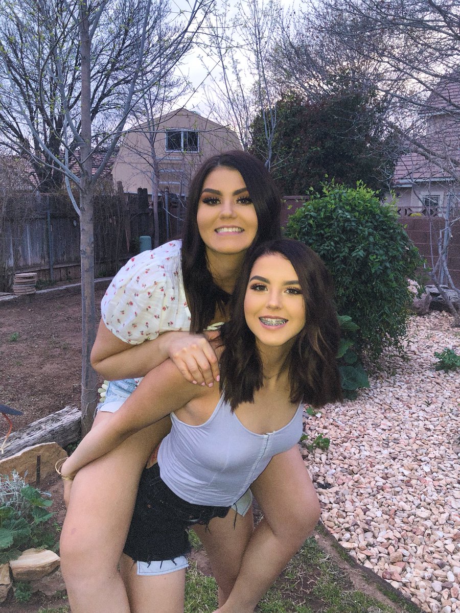 Makayla 🐝 tweet media