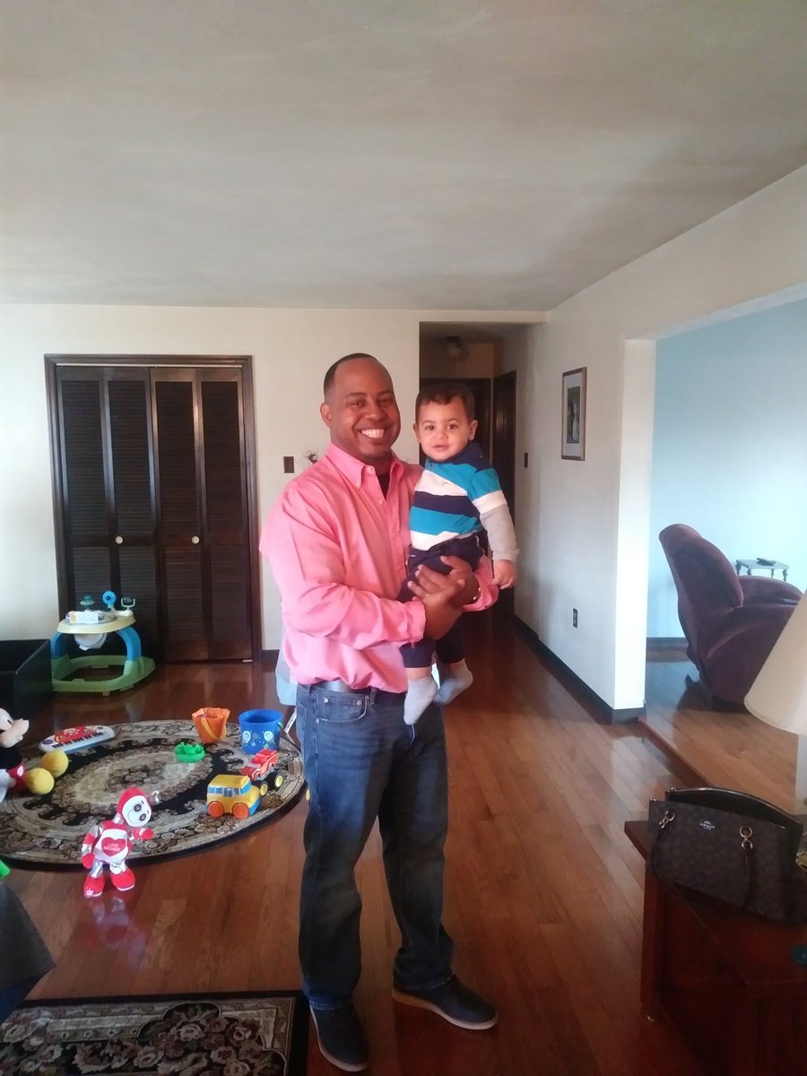 Sjacksonbey1806's tweet photo. Happy Easter from our family to yours 🐣🐰🌷👶💩🍼 https://t.co/3K1ObwegS1
