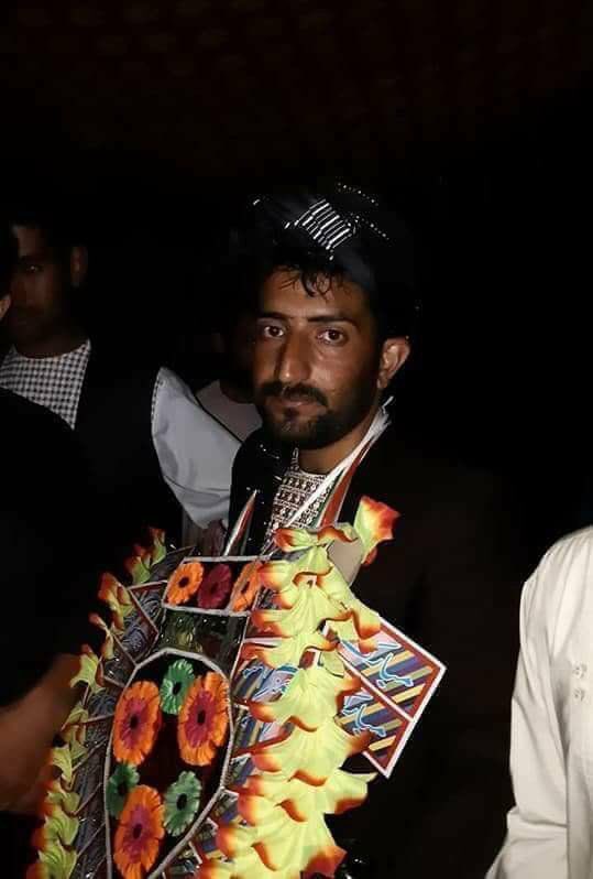 A bridegroom is spending his night at #HelmandSitIn for peace, decided not to go to home.
Afghan nation is tired of bleeding.
This resilient nation deserves a break from war. 
#Peace #wewantPeace #PashtunTahaffuzMovement 
#HelmandPeaceMarch