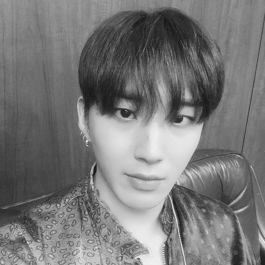 BAPSpain's tweet photo. [180401/Instagram] Jongup (moonjongyeup): Yo ahora también tengo doble párpado 😎 #CirugiaDeDobleParpado #ConExito #Renacimiento #NuevaVida #OjosGrandes #DestelloDestello #SharinganAwakening

Cr; transforbap
Trad; bapspain https://t.co/vnn548gwo1