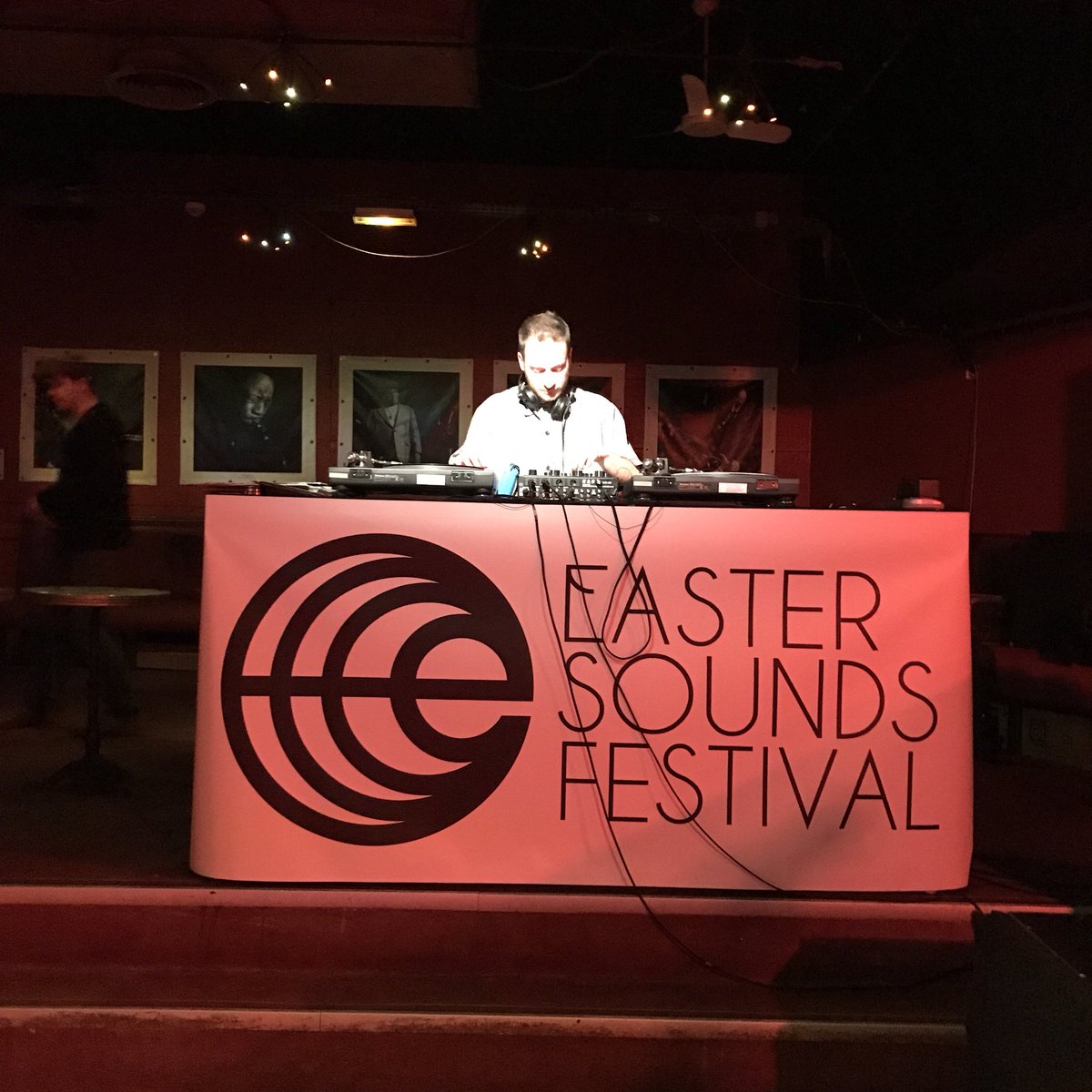 deebyrnesax's tweet photo. Fun #Atmosfear gig last night @EasterSounds Festival #Paris. Great way to spend the Easter weekend! 🐣 https://t.co/Cs3UvC6olQ